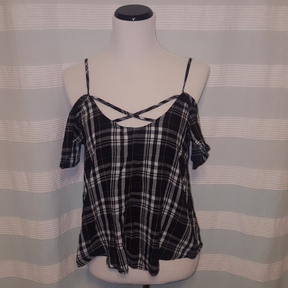 Plaid, cold shoulder top - Picture 2 of 4